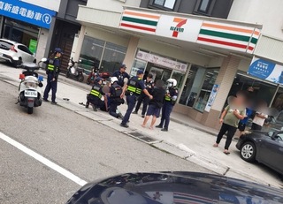 沒結帳就拆封店長制止遭攻擊  苗栗警送辦2嫌