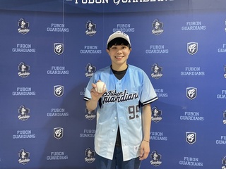 鄭怡靜替悍將開球最愛鋒哥 再度征戰奧運盼心態更穩