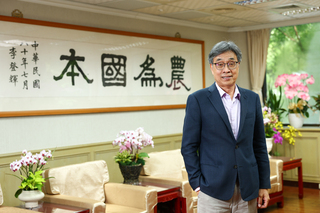 陳駿季談農產外銷通路策略  火龍果可望上架日本