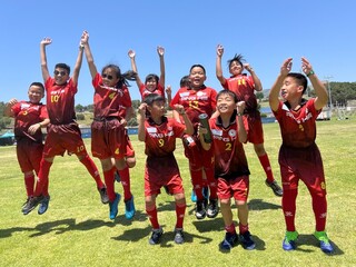 彰化平和國小曲棍球隊加州盃奪冠  締造5連霸