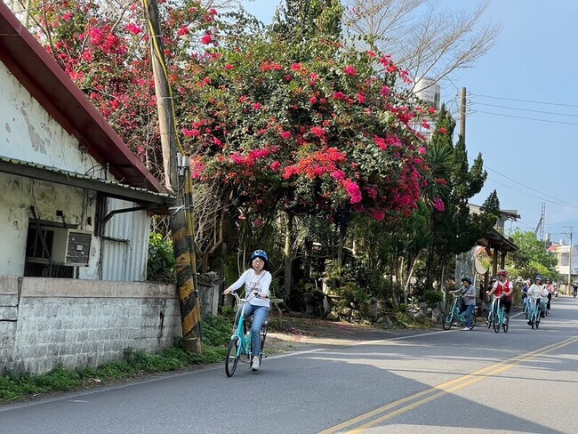 響應世界自行車日 花東路線騎至鯉魚潭逛市集 | 華視新聞