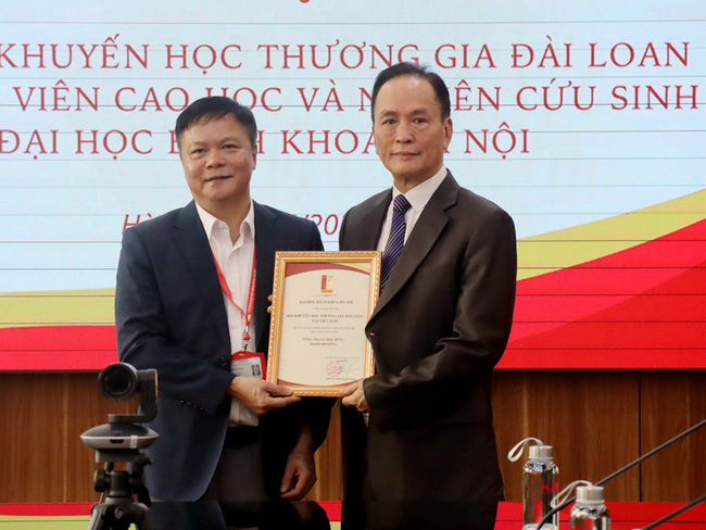 振興越南工業技術 河內百科大學獲頒台商獎學金 | 華視新聞