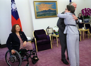 接見美參院跨黨派訪團 副總統：見證台灣民主新篇章