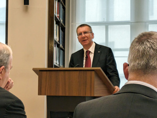 拉脫維亞總統：北約是否派兵烏克蘭非重點 軍援要夠