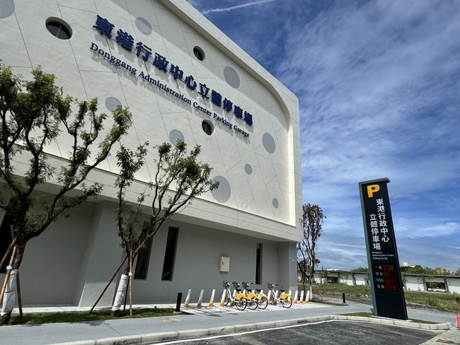 東港行政中心立體停車場啟用 新轉乘點便捷觀光 | 華視新聞