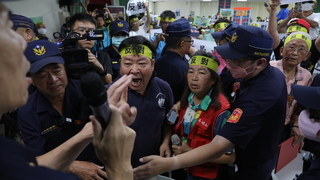 居民反對高雄馬頭山區設光電站  說明會爆衝突