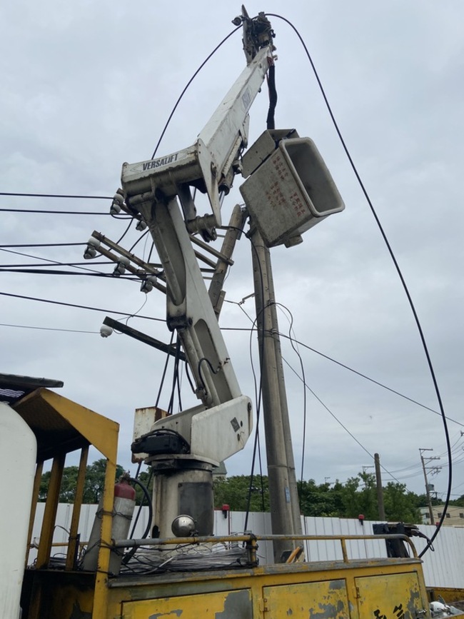 施作台電工程 承攬商工人從高空作業車墜地死亡 | 華視新聞