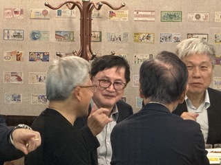 黃仁勳宴請供應鏈夥伴 童子賢：AI可成為護國群山