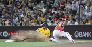 兄弟擊敗龍隊2連勝 換周思齊代跑全力拚盜壘紀錄