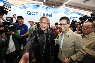 黃仁勳打趣設計中心新址要看夜市 期待打造台灣總部