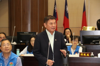 藍版財劃法 鍾東錦：可助苗縣1年後解除財政控管