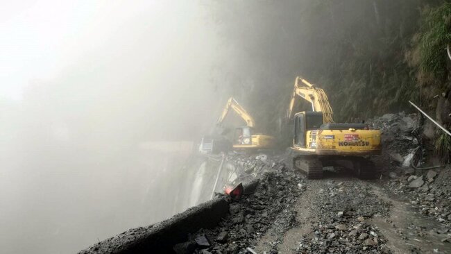 降雨又起濃霧 南橫栗園段坍方搶通時間延後 | 華視新聞