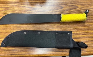 北市醉漢持刀打架滋事 警速壓制逮捕送辦