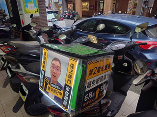 罷免謝國樑連署達1.6萬份  推外送箱裝燈板宣傳