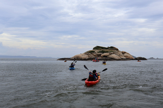 馬祖北竿中小學畢業生完成鐵人3項 龜島領證書