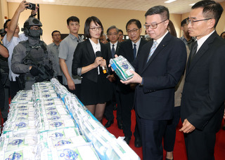 海巡署安居緝毒 破獲蒙古籍貨輪走私9億元毒品