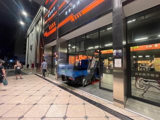 開車撞「館長」健身房台中館 男子殺人未遂法辦