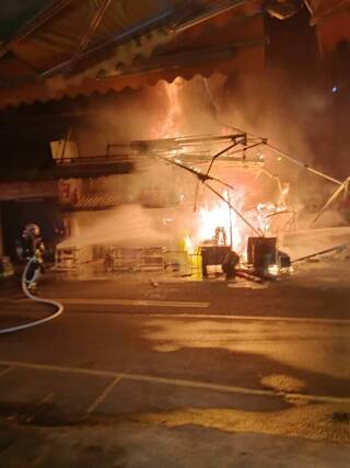 台中水湳市場凌晨火警  延燒4攤位無人傷