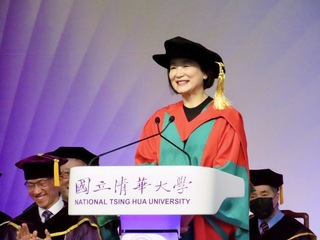 林青霞清華大學畢典致詞 盼學子散播快樂種子