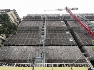 林口建案工地板模工墜樓不治 勞檢處勒令停工