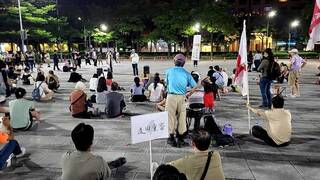 青鳥全台串聯反國會擴權 中市府前廣場人潮聚集