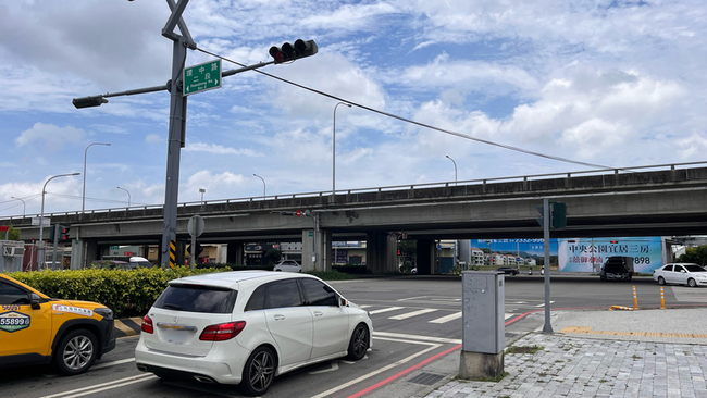 國1接台74線將開放3匝道 中市府調整18處號誌 | 華視新聞