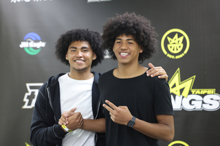 賀家兄弟現身PLG總冠軍賽 偶像林書豪缺陣有點失落