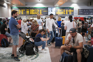 西班牙國鐵更改誤點賠償標準 消保團體等強烈抨擊