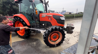 農耕機沒洗就上路 泥土造成污染屏東環保局開罰