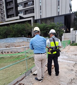 北屯新建案疑致鄰房庭園土壤下陷 中市府勒令停工