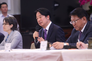 賴總統：空口白話不是真和平  備戰才能避戰