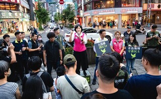 蘇巧慧板橋街頭宣講 張宏陸：21日記名表決全民在看