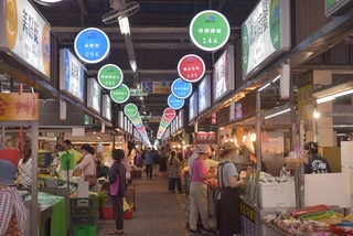 花蓮重慶市場震後更新招牌  將發購物券刺激消費