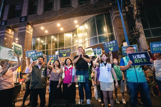 蘇巧慧樂華夜市街講 籲民眾關注覆議案表決