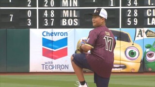 與黃仁勳同場開球台裔小將  美球評喊讚大聯盟見