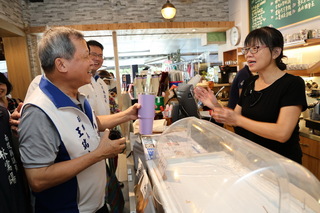 南投攤商配合不提供購物用塑膠袋 邀民眾減塑