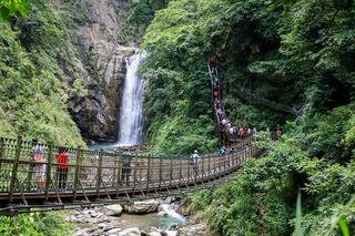 7旬翁登嘉義觀音瀑布階梯 疑心臟病發倒地不治