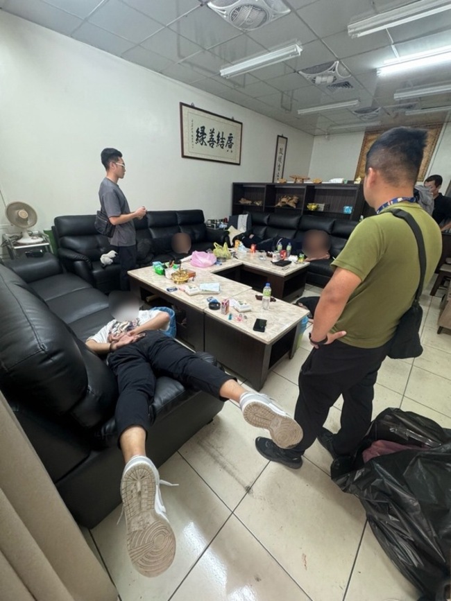 台中豐原警方跨區救援  4小時救出遭擄民眾 | 華視新聞