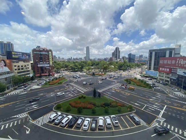 高雄中華五福圓環路口改造完成 左營舊城規劃比照 | 華視新聞