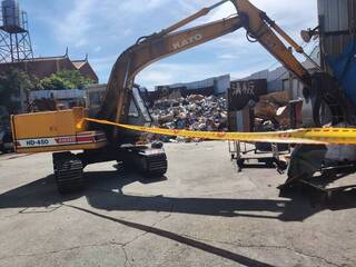 台中回收場意外 工人操作怪手不慎撞死闆娘