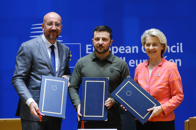 歐盟與烏克蘭簽署聯合安全承諾 確保長期支援 | 華視新聞