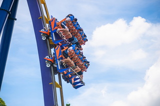 劍湖山樂園飛天潛艇故障 16名遊客一度卡在高空