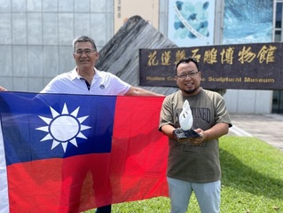 花蓮石雕家林立仁傳達東方五行 芬蘭駐村創作交流