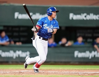 吳念庭中職首安出爐 悍將打線發揮勝雄鷹