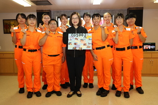 「新竹艦」海巡萬里返航 管碧玲表揚10女力