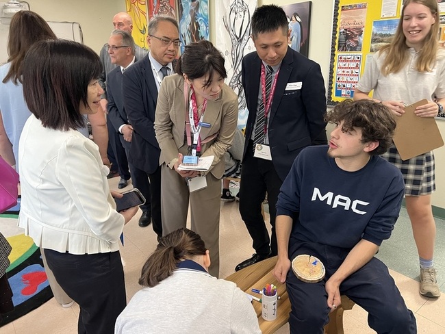 台灣、加拿大高中互訪  關注AI科技對教育衝擊 | 華視新聞