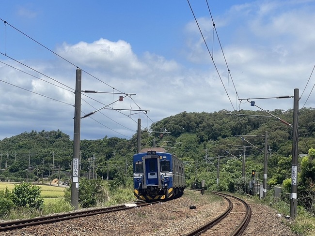 苗栗男子侵入談文車站附近軌道  遭區間車輾斃 | 華視新聞