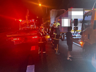 國道大貨車和聯結車追撞  1駕駛送醫不治
