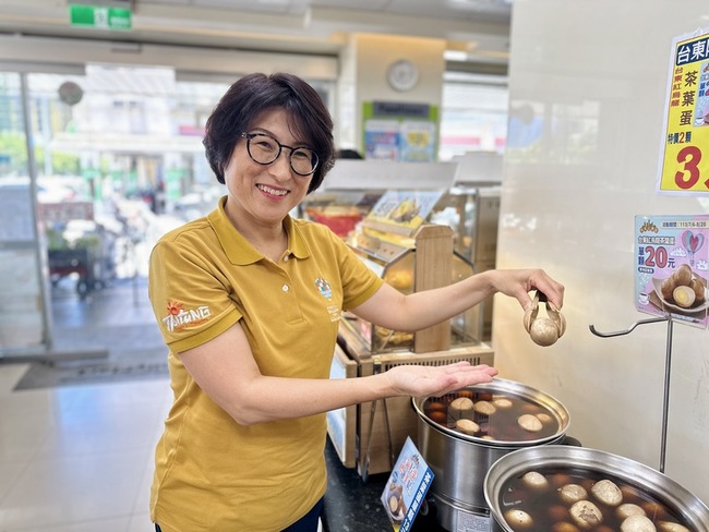 看熱氣球吃紅烏龍茶葉蛋 台東超商限定販售 | 華視新聞