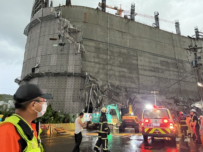 雲林斗六福懋科技公司鷹架倒塌  現場工人2死3傷 | 華視新聞